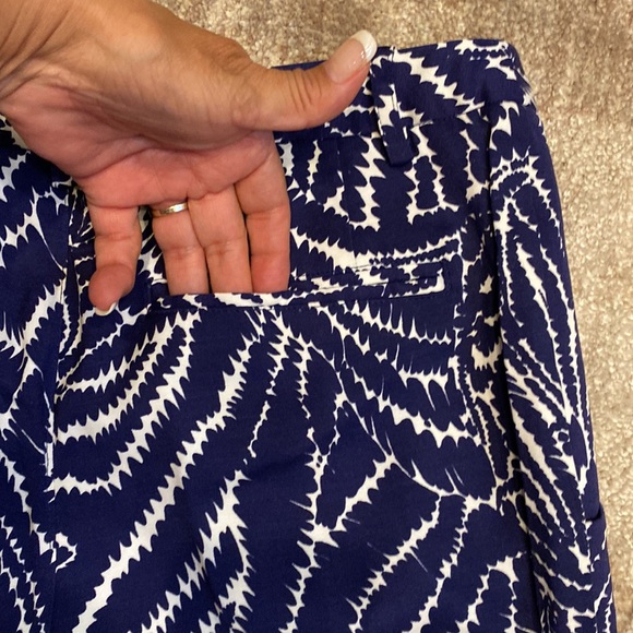 Lilly Pulitzer Navy Blues Printed Pleated Cropped Pants Size 4 NWOT - Picture 13 of 14